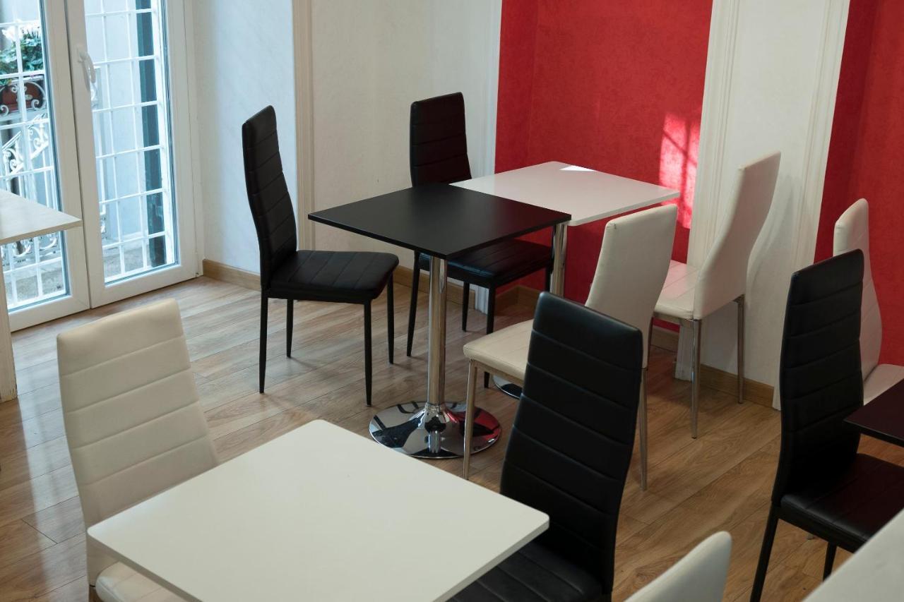 La Breccia A Porta Pia Bed & Breakfast Roma Eksteriør bilde
